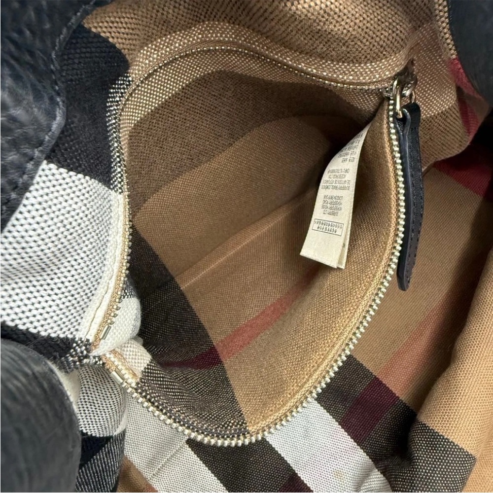 Burberry Black Leather Women's Bag - Picture 9 of 14
